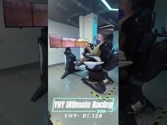 01.128 شبیه‌ساز ماشین مسابقه با 3 صفحه نمایش.