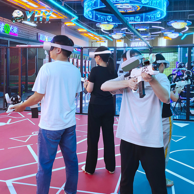 YHY جدید راه اندازی شده 4 بازیکن VR شوتینگ شبیه ساز با 360 Roam رایگان و بازی های چند نفره